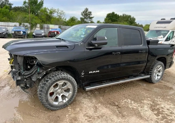 Dodge RAM cena 117700 przebieg: 100573, rok produkcji 2020 z Warszawa małe 326
